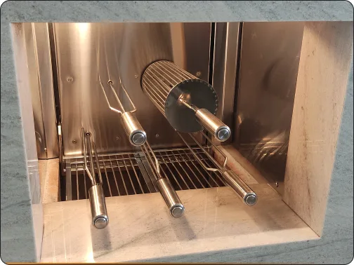 Equipe Inox GP fabricando e instalando churrasqueira sob medida em inox